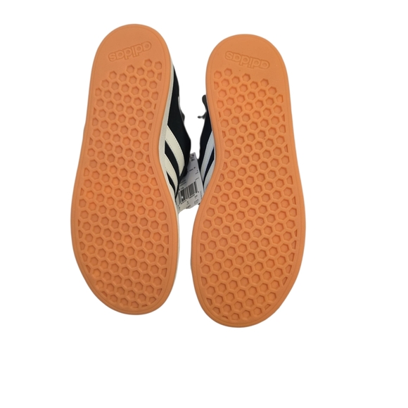 Adidas Grand Court Black and White Shoes - Picture 5 of 8